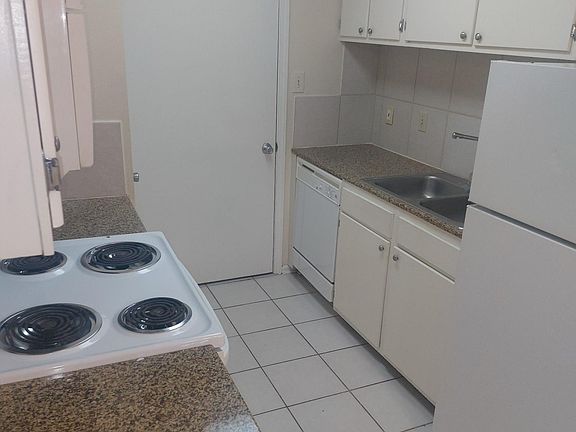5th image of 921 W Macci St APT D