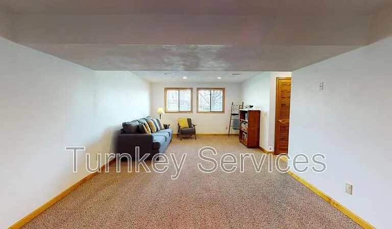 204 Summerset Dr — Photo 16