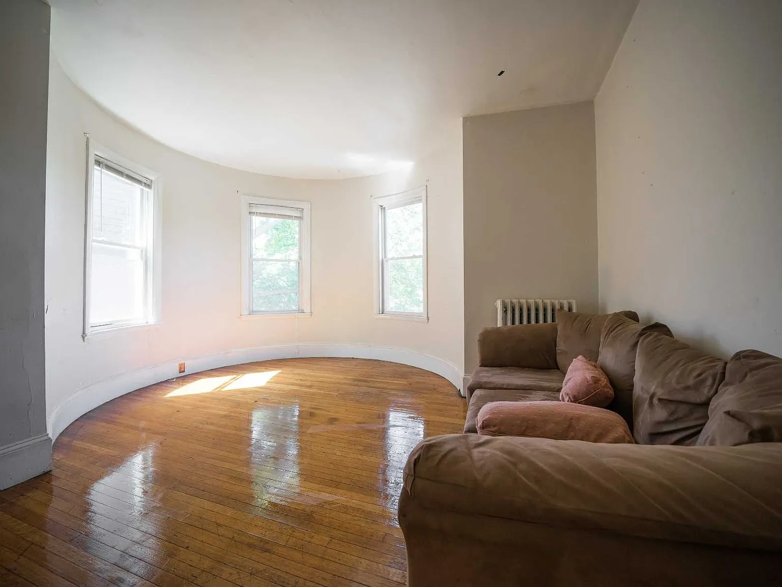 6 bed, $4,800 — Photo 3