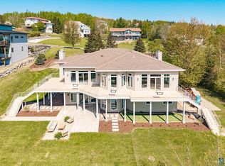2906 W 15th St, Duluth, MN 55806