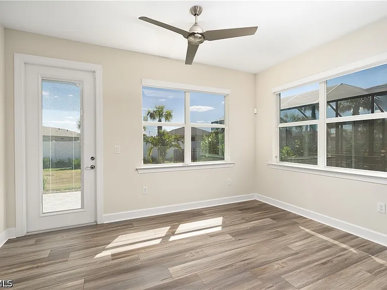 42186 Edgewater Dr — Photo 19