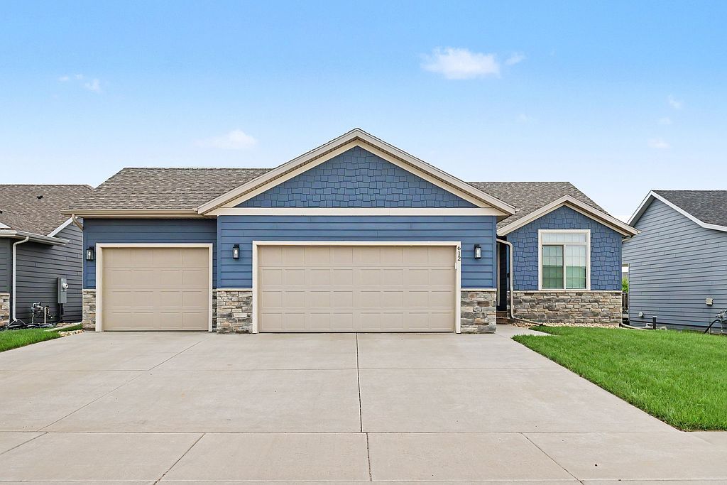 612 Prairieside Trl - Property Image