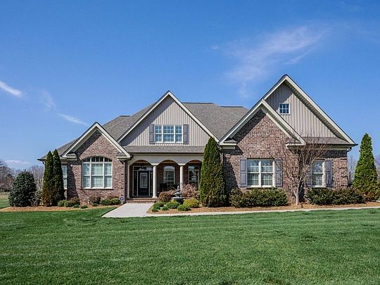1st image of 166 Doe Run Ln