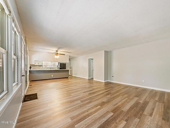5th image of 102 Sunnyvale Drive