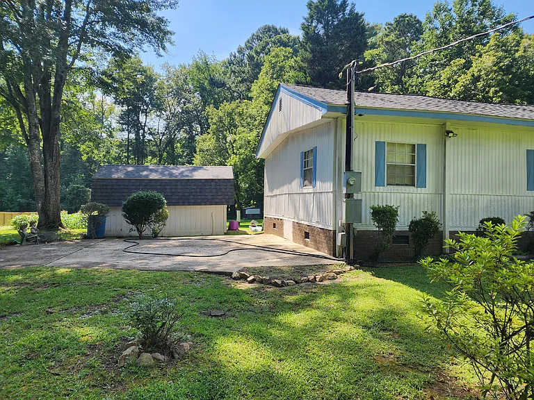 104 Royalty Ct — Photo 4