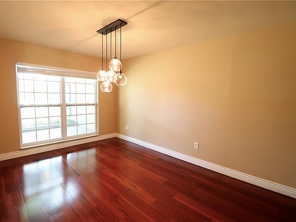 5th image of 4110 Windtree Dr