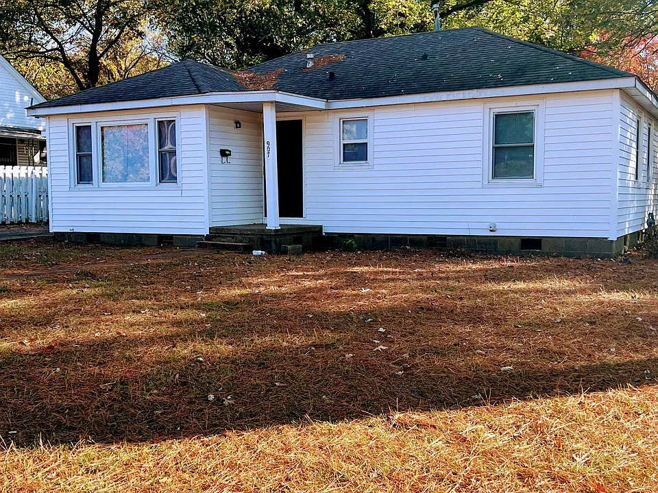907 Poplar Ave