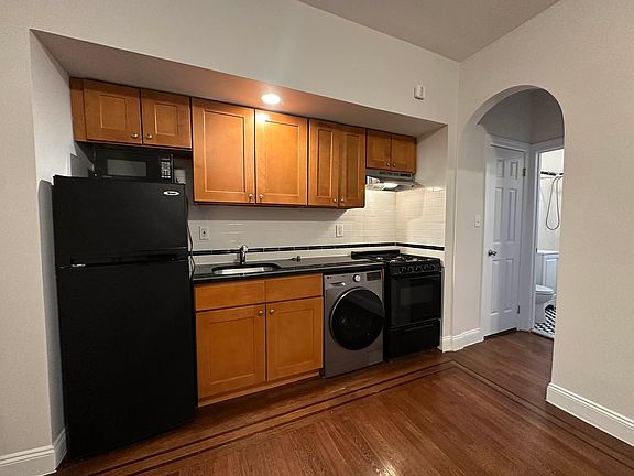3rd image of 4535 42nd St APT 3D