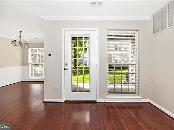 3rd image of 2509 Shelley Cir #5