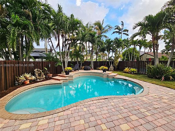 5th image of 17390 SW 21st St