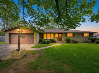 2710 Reed Rd, Fort Wayne, IN 46815