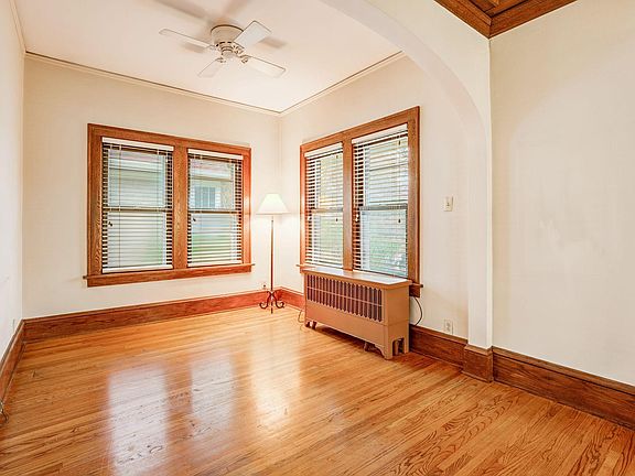 3rd image of 1385 Sargent Ave