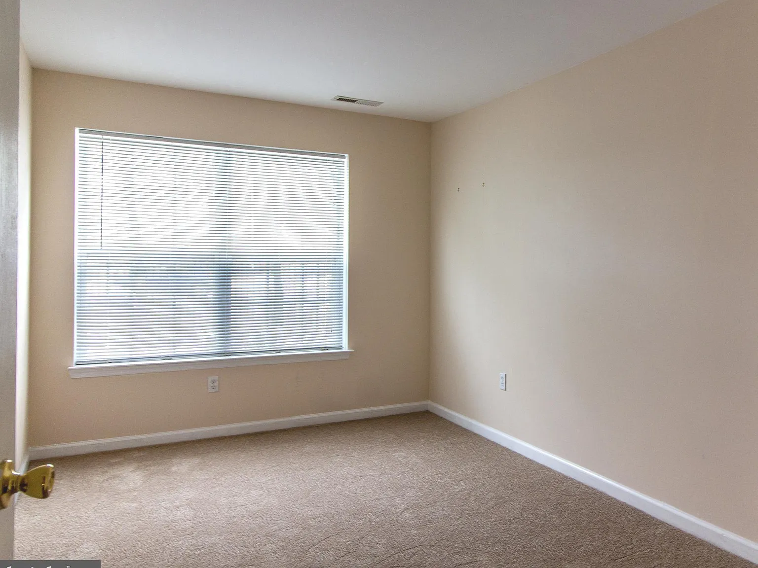 2 bed, 1136 sqft, $1,825 — Photo 4
