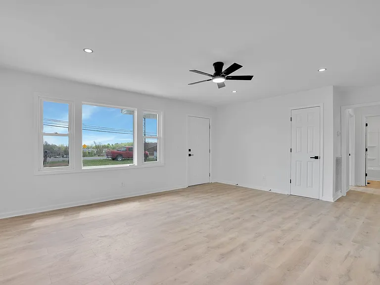 1857 Memorial Dr — Photo 7