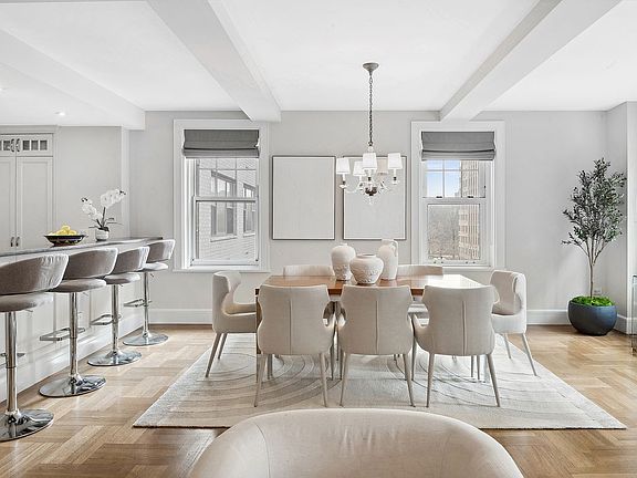3rd image of 27 W 72nd St #602
