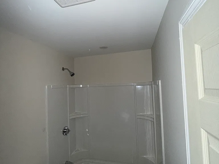 192 Sawyer St — Photo 6