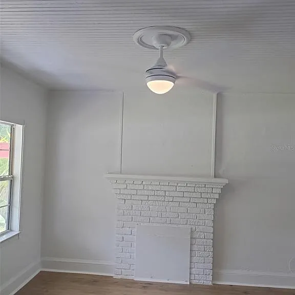 2120 Carlton Dr — Photo 3