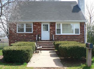 194 Myrtle St, Somerset, NJ 08873