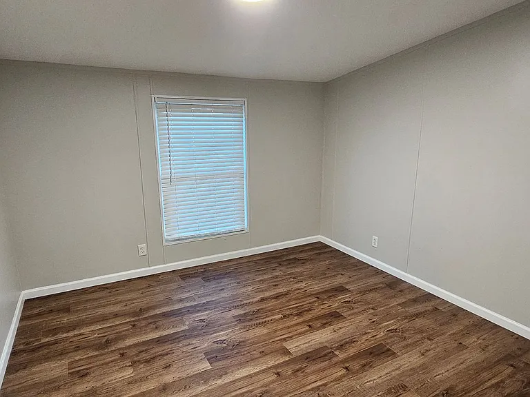 114 Pittman Rd — Photo 16