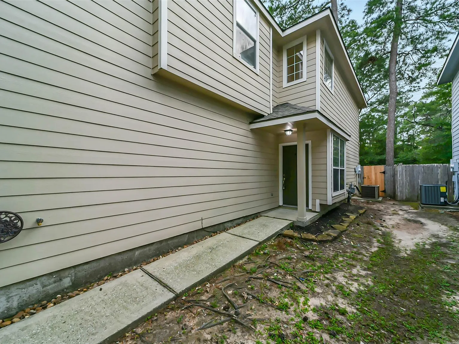 3 bed, 2.5 bath, 1639 sqft, $1,850 — Photo 3