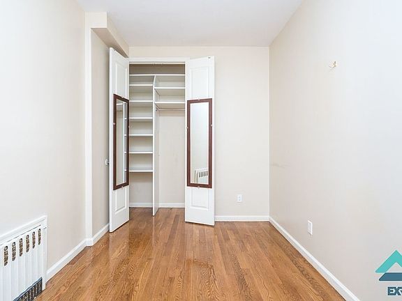 4th image of 843 Kent Ave APT 2R