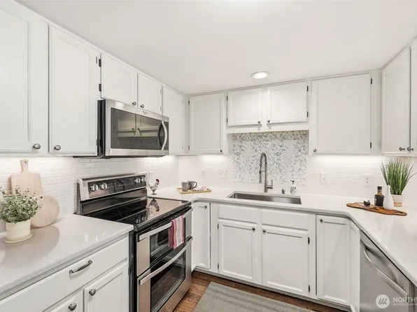 4081 224th Lane SE #210, Issaquah, WA 98029