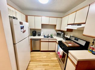14 1/2 Hull St APT 3, Boston, MA 02113
