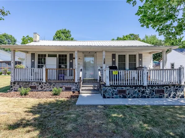517 Broad St, Thomasville, NC 27360