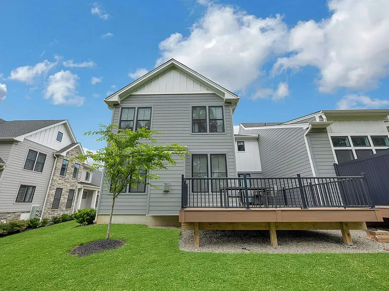 63 Samuel Way — Photo 26