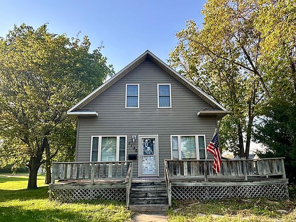 2nd image of 514 Saint Olaf Ave N