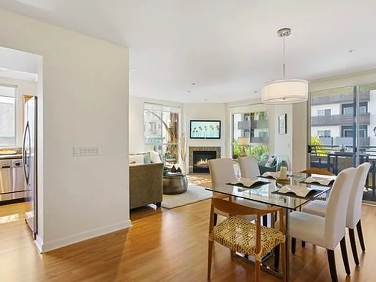 1222 S Westgate Ave #202 — Photo 2