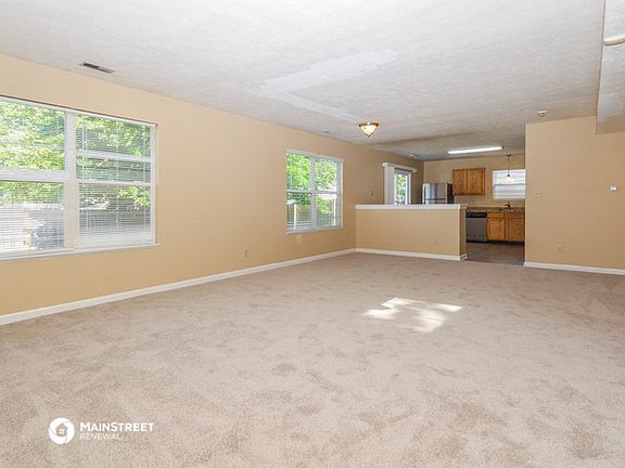 5th image of 781 Kingston Cir