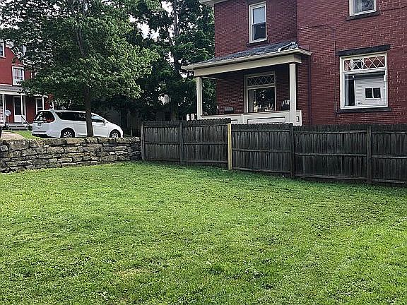 Huge fenced-in yard!