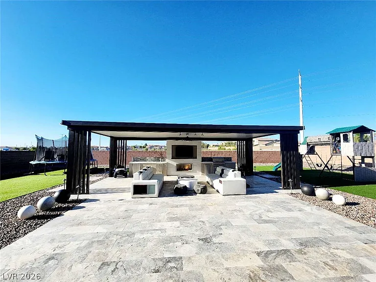8477 Wolf Mountain Ct — Photo 2