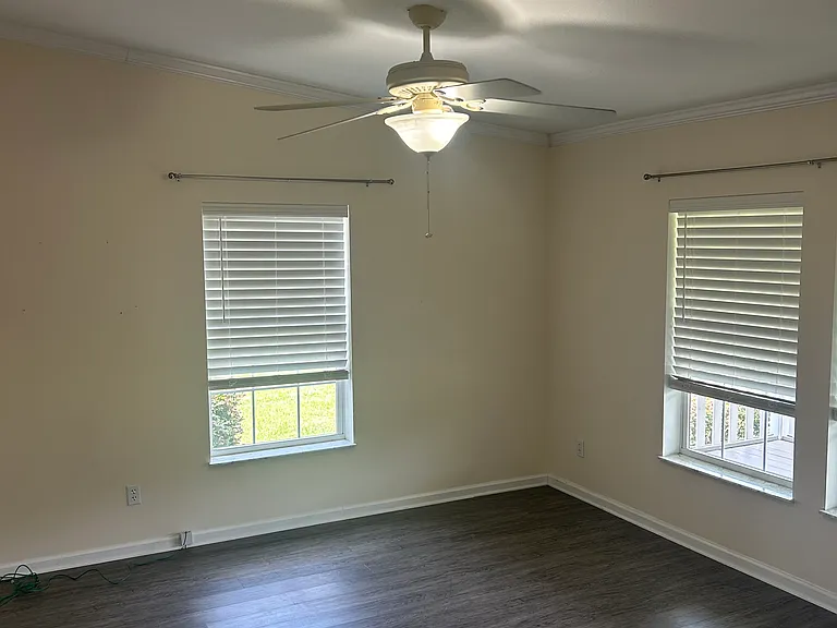 394 SW Lunsford Ter — Photo 13
