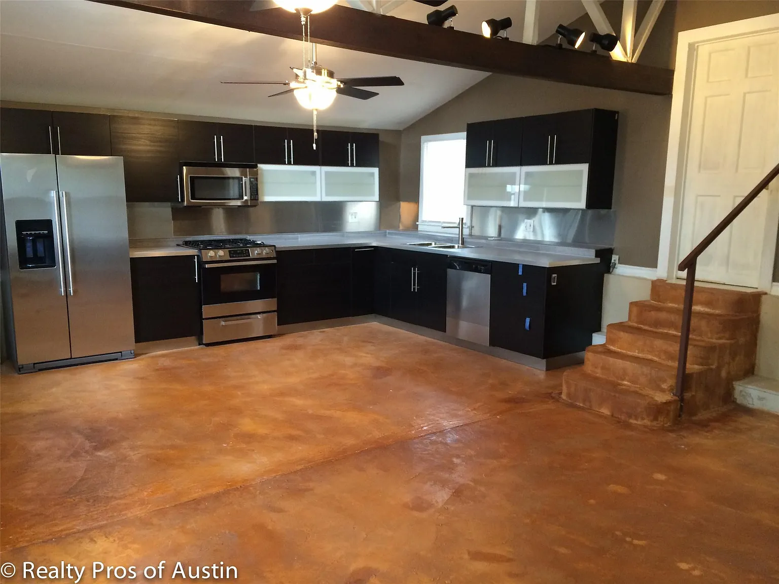 2 bed, 2.0 bath, 963 sqft, $2,550 — Photo 3