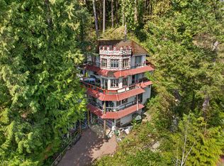 2755 Panorama Dr, North Vancouver, BC V7G1V7