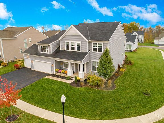 3rd image of 766 Arabian Cir