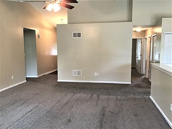 3rd image of 1850 Westport Dr
