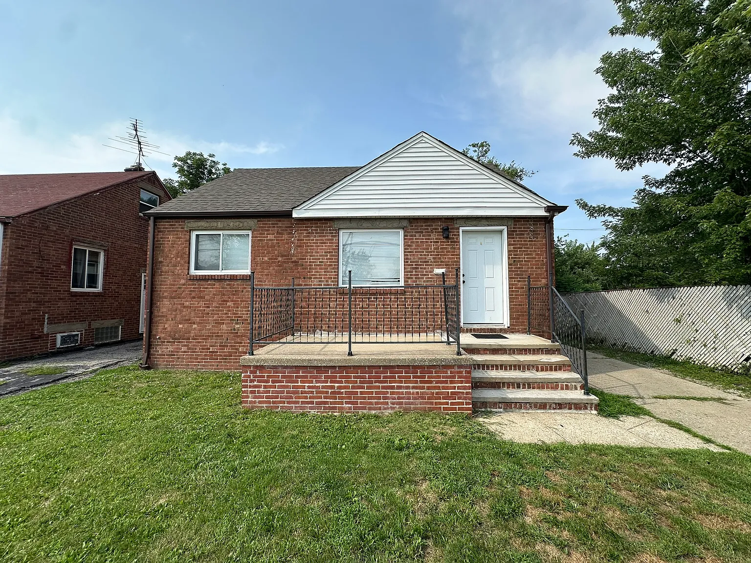 3 bed, 1885 sqft, $1,600 — Photo 4