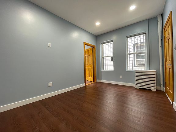 2nd image of 934 40th St #1