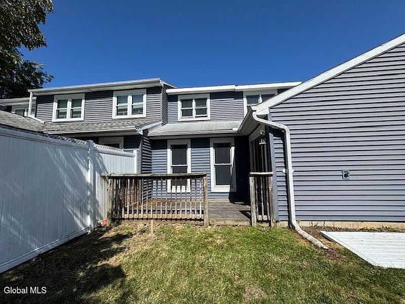 4th image of 45 Meadowlark Drive