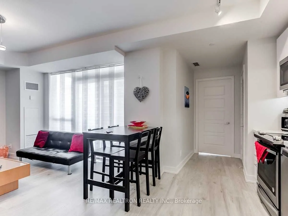 2 bed, $2,600 — Photo 2