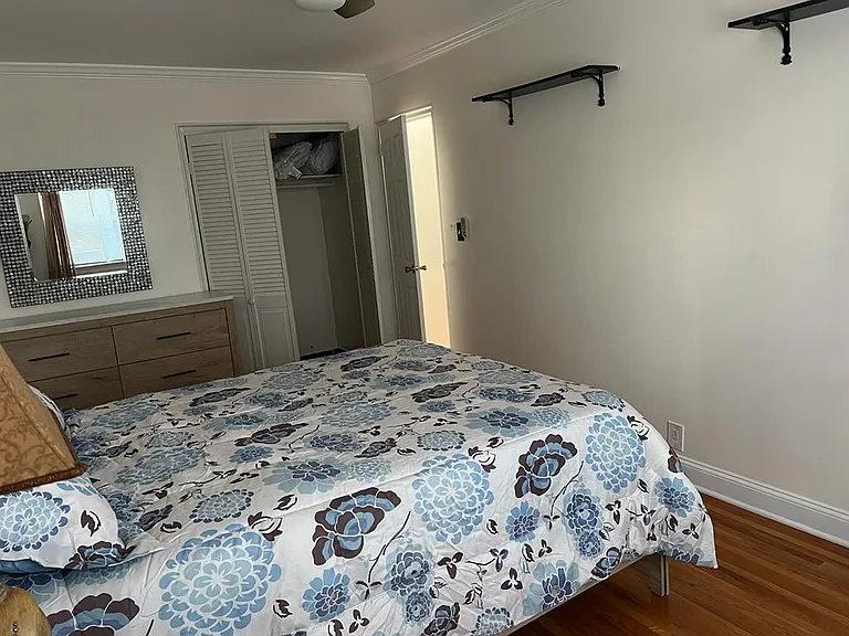 933 Brady Ave — Photo 7