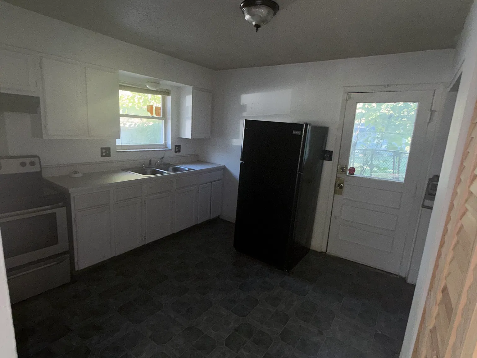 2 bed, 700 sqft, $725 — Photo 1