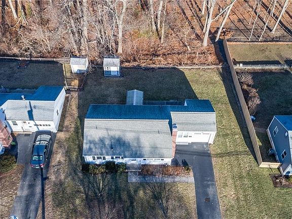 2nd image of 262 Lawnacre Dr