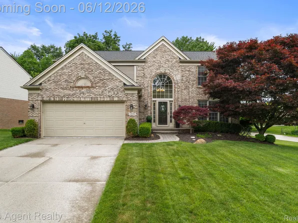 1570 Sugar Maple Way, West Bloomfield, MI 48324