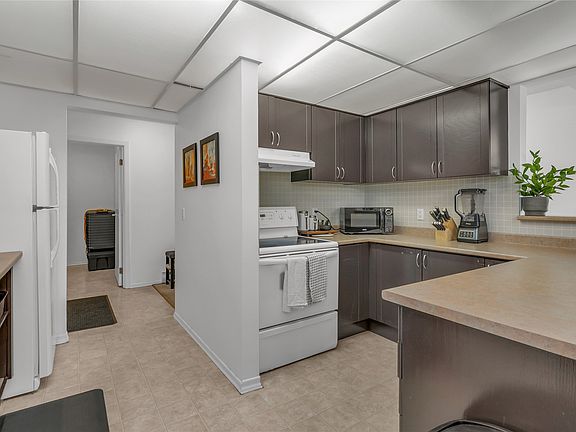 4th image of 1075 Bernard Ave Unit 308
