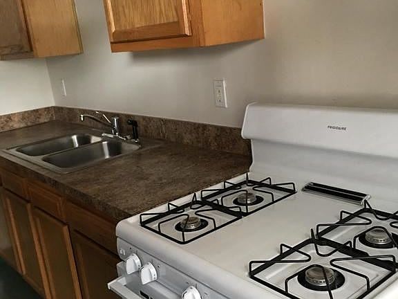 2nd image of 2203 E 83rd St