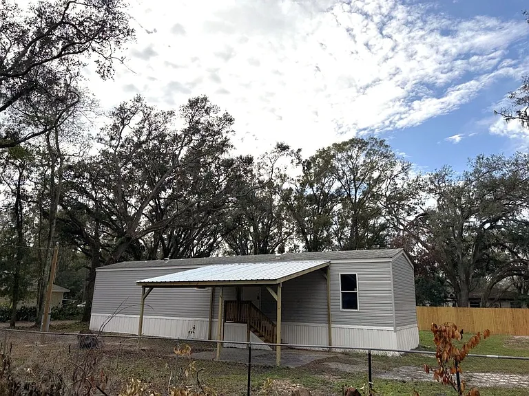 1416 Robin St — Photo 17